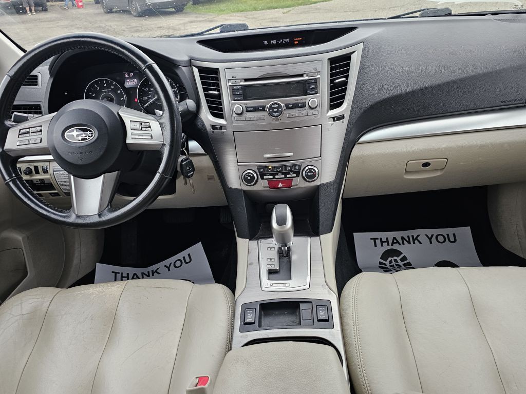 2011 Subaru Outback Image 21