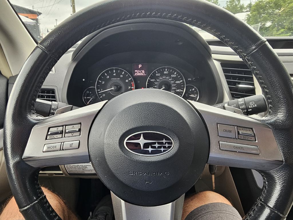 2011 Subaru Outback Image 22