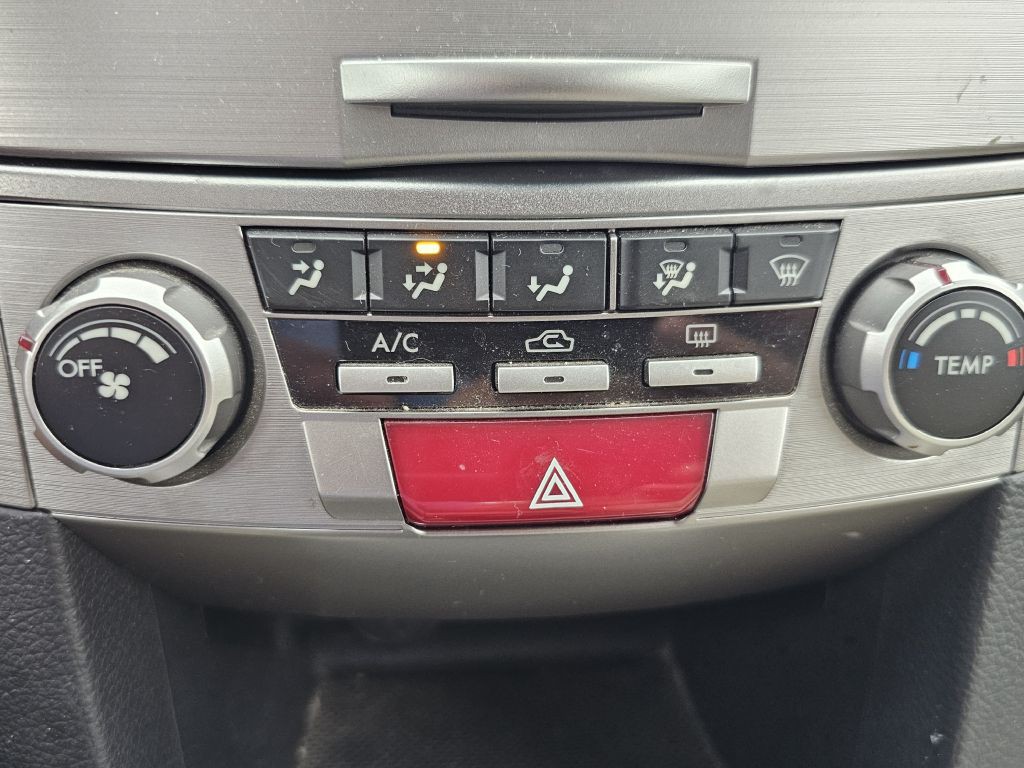 2011 Subaru Outback Image 27