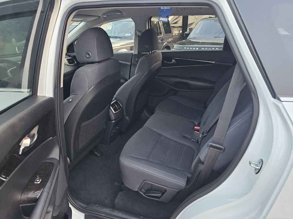 2018 Kia Sorento Image 16