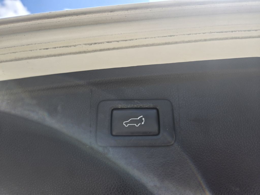 2017 Subaru Outback Image 32
