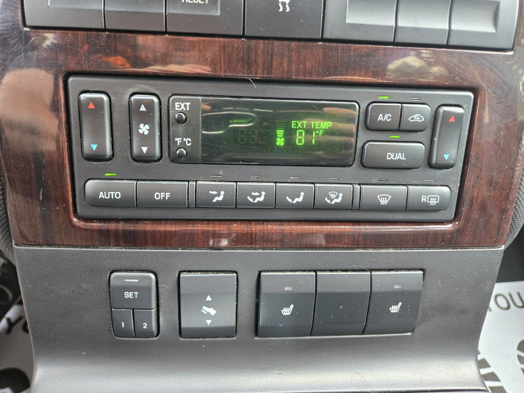 2010 Ford Explorer Image 21