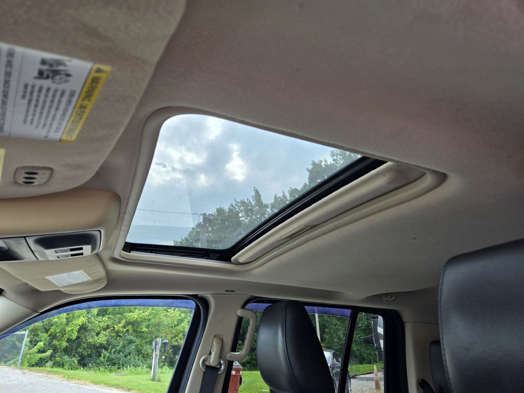 2010 Ford Explorer Image 25