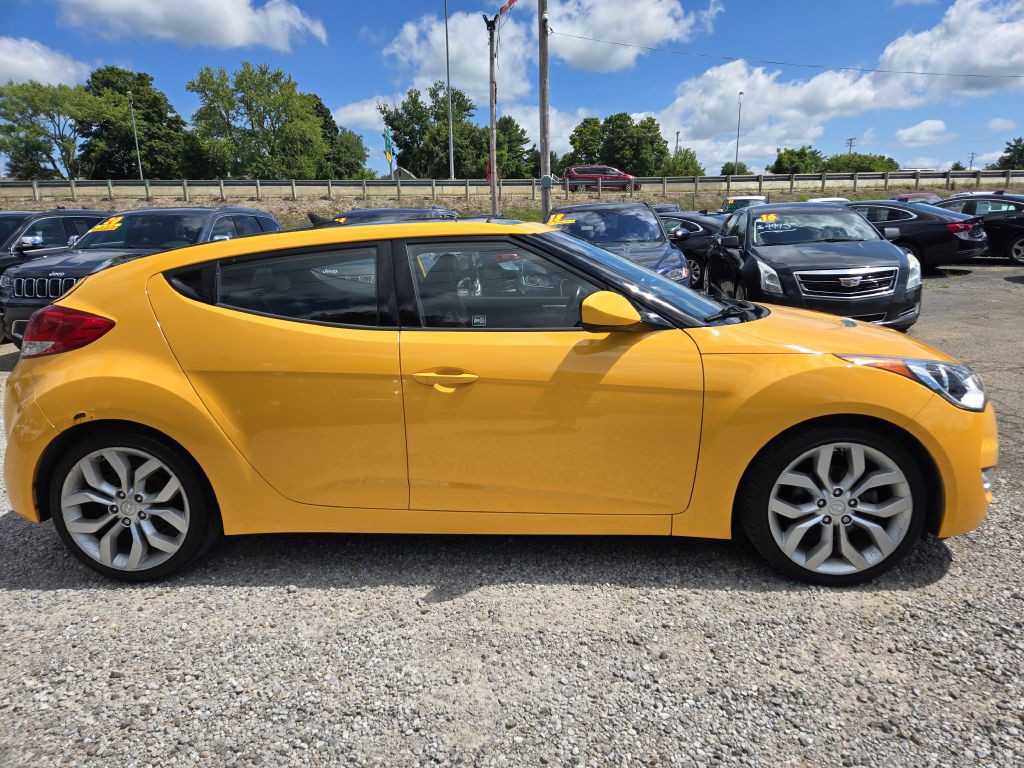 2015 Hyundai Veloster Image 4