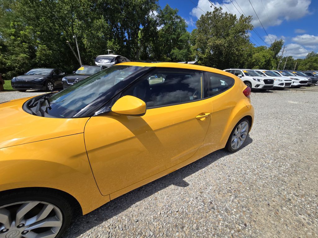 2015 Hyundai Veloster Image 9