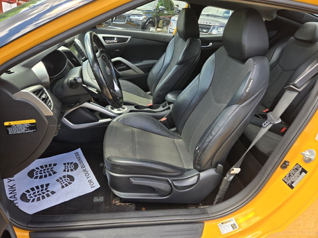 2015 Hyundai Veloster Image 12