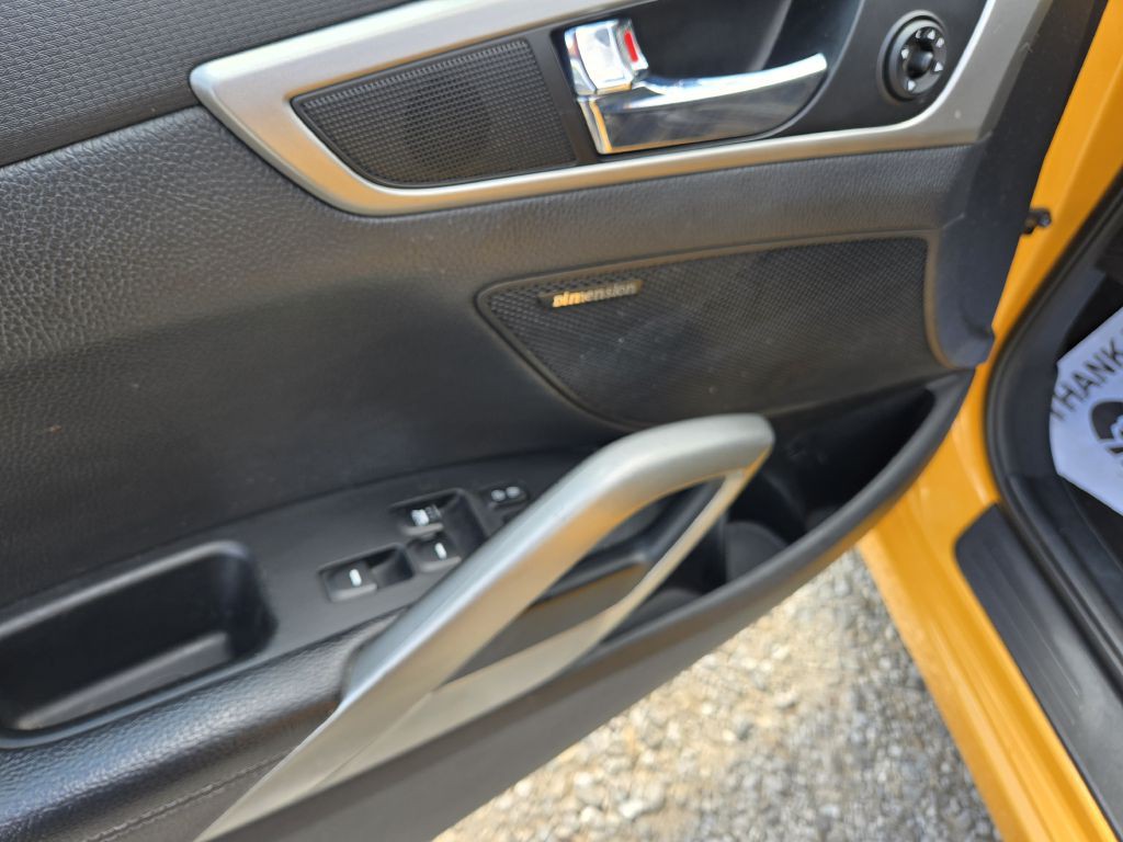 2015 Hyundai Veloster Image 13