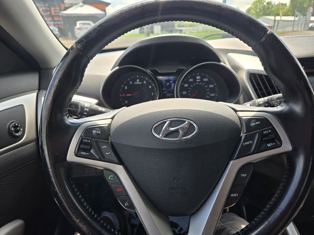 2015 Hyundai Veloster Image 15