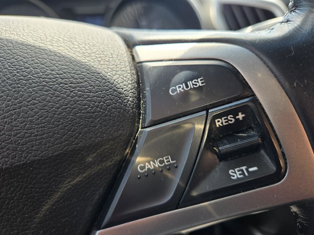 2015 Hyundai Veloster Image 18