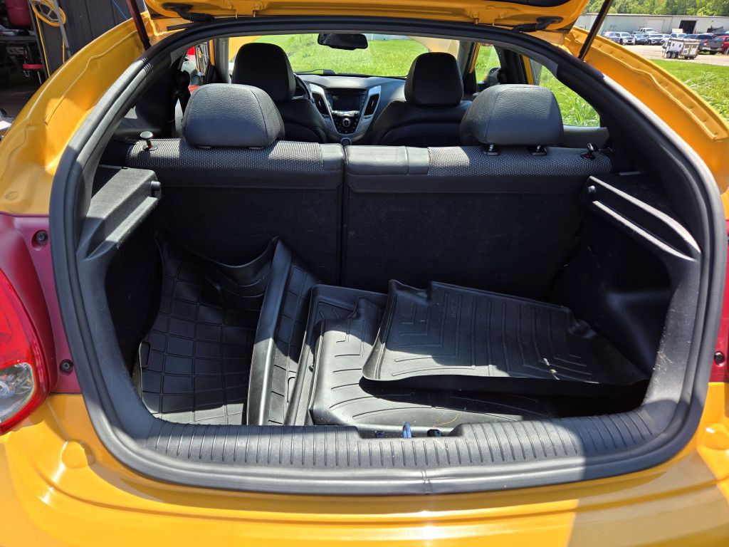 2015 Hyundai Veloster Image 22