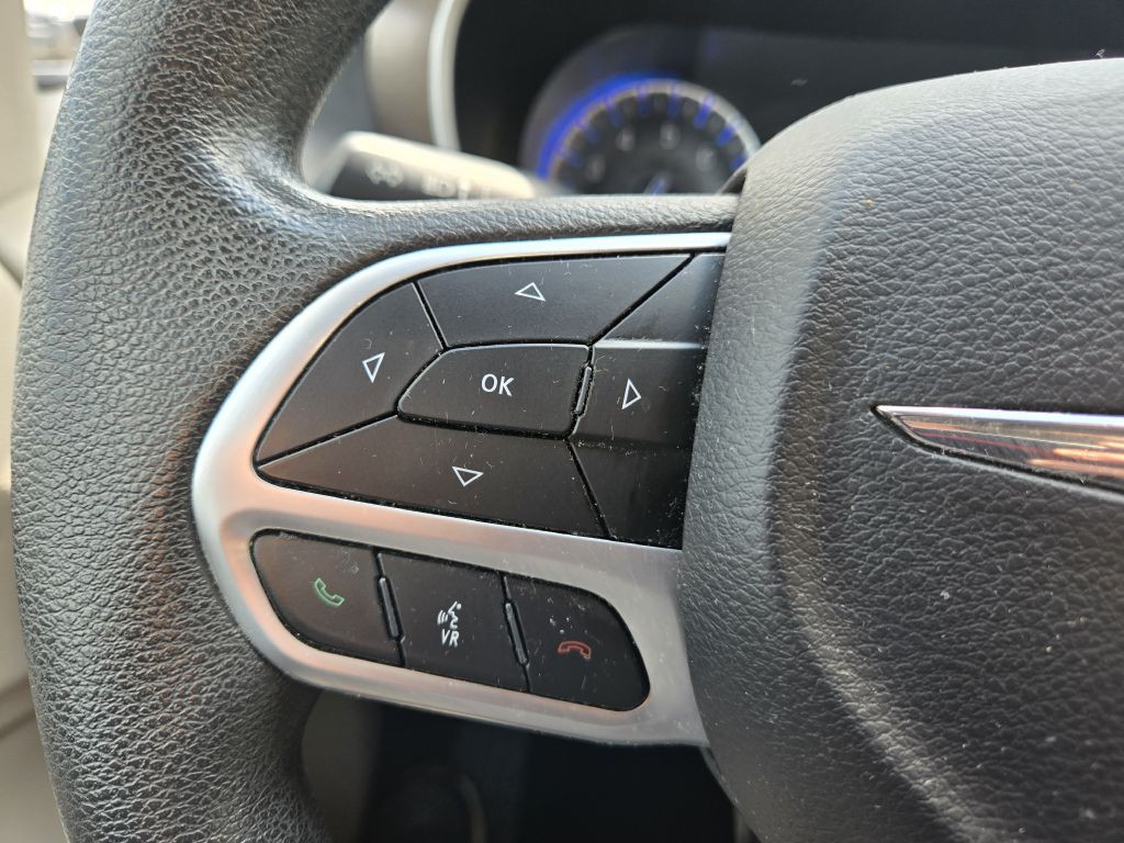2017 Chrysler Pacifica Image 16