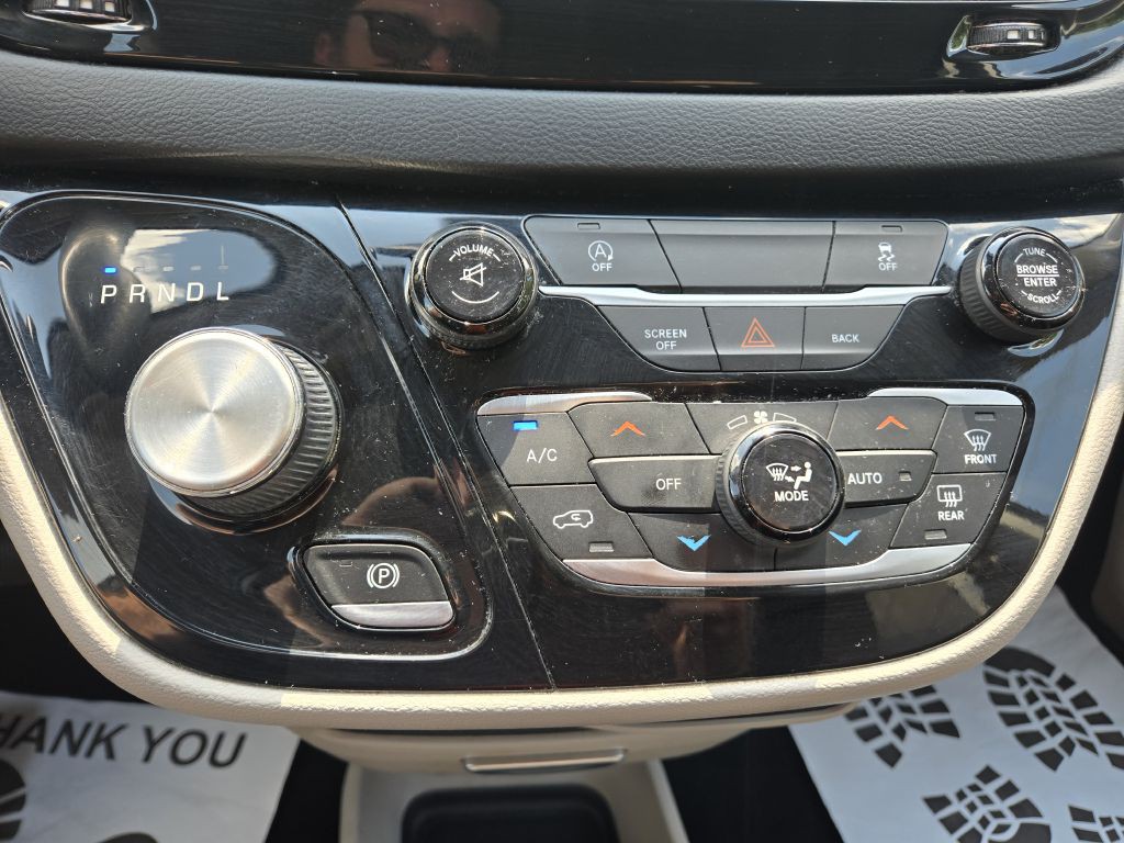 2017 Chrysler Pacifica Image 19