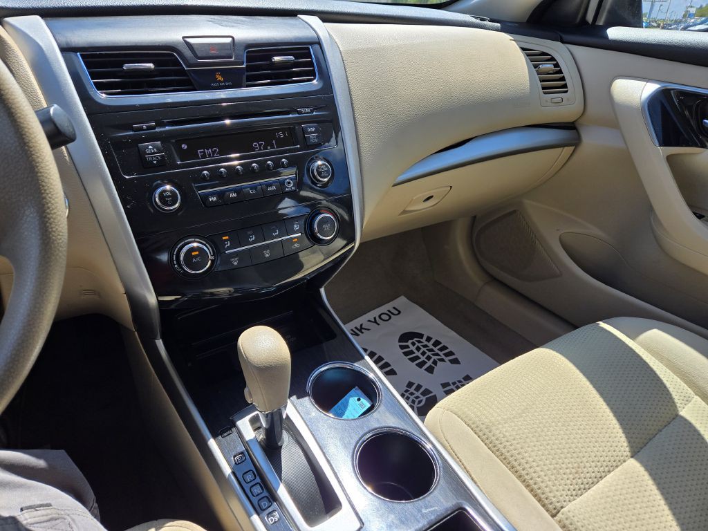 2014 Nissan Altima Image 16