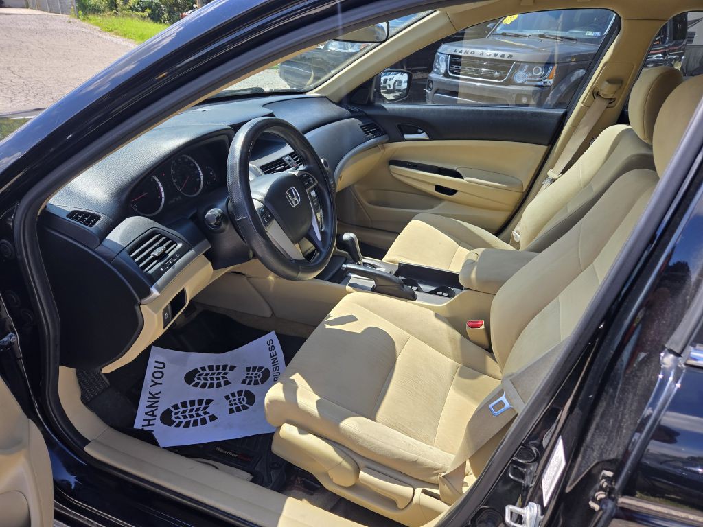 2011 Honda Accord Image 11