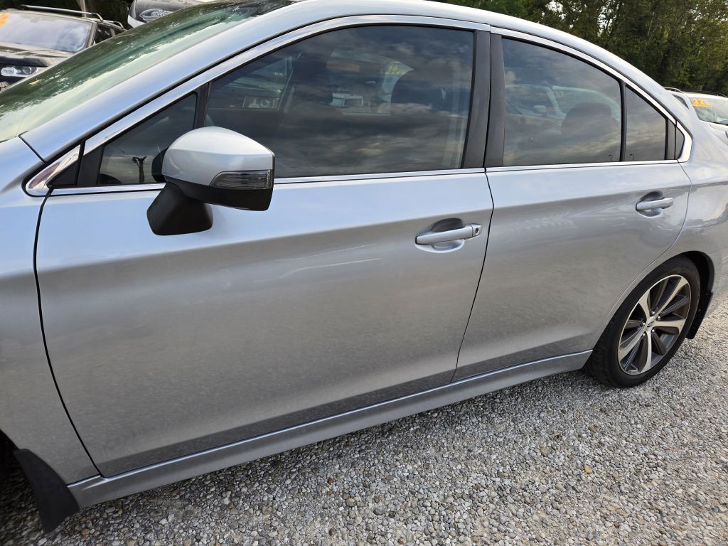 2016 Subaru Legacy Image 9