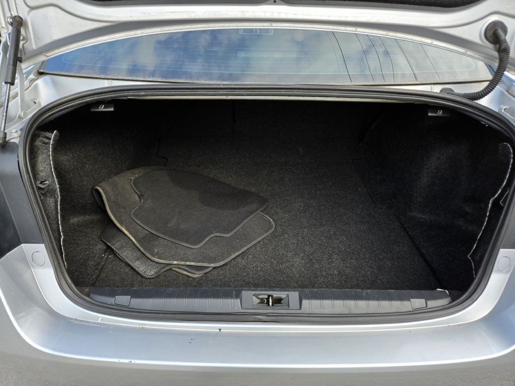 2016 Subaru Legacy Image 30