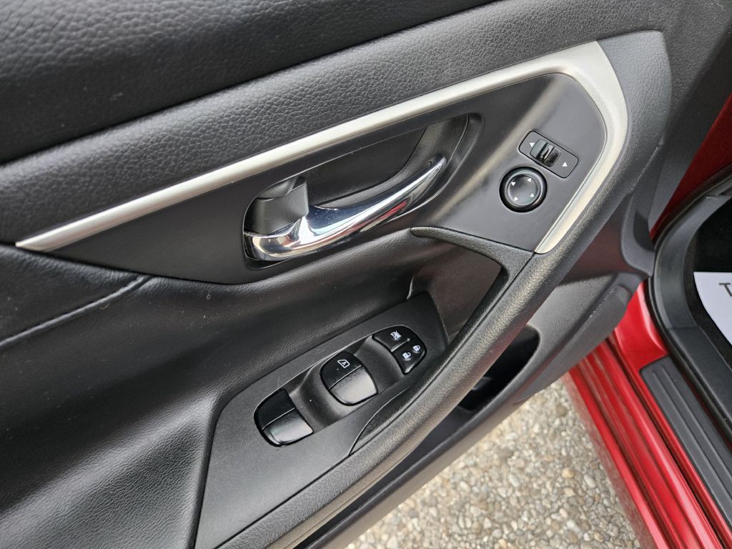 2015 Nissan Altima Image 13