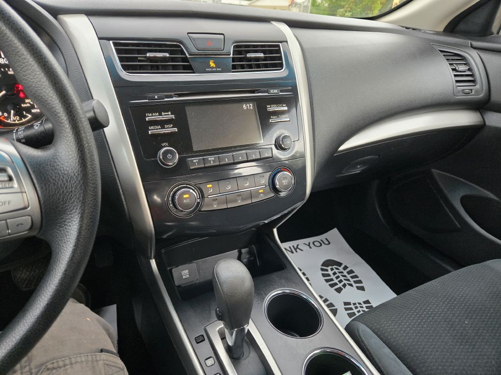 2015 Nissan Altima Image 15