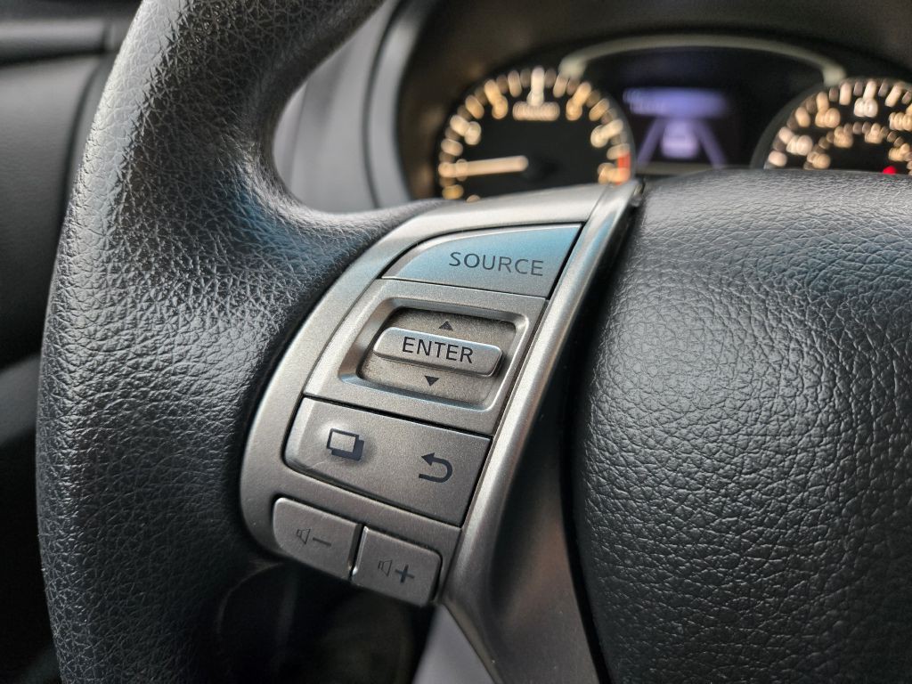 2015 Nissan Altima Image 16