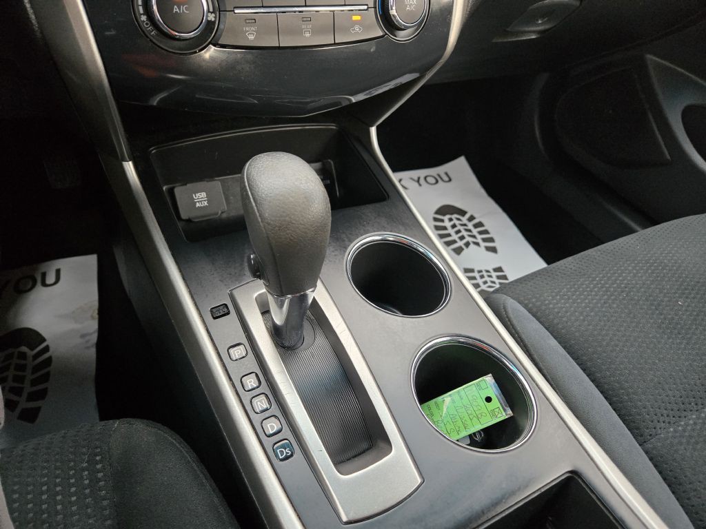 2015 Nissan Altima Image 19