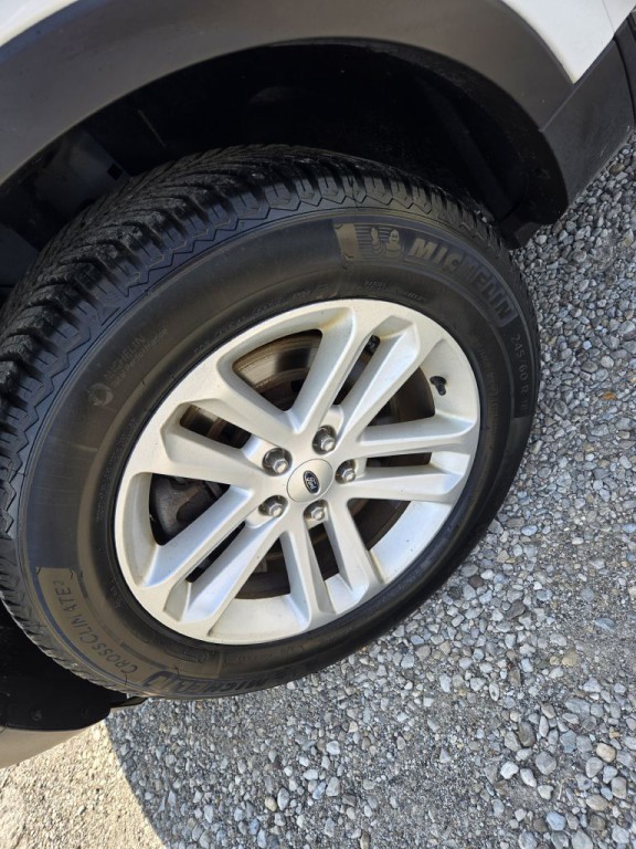 2015 Ford Explorer Image 9