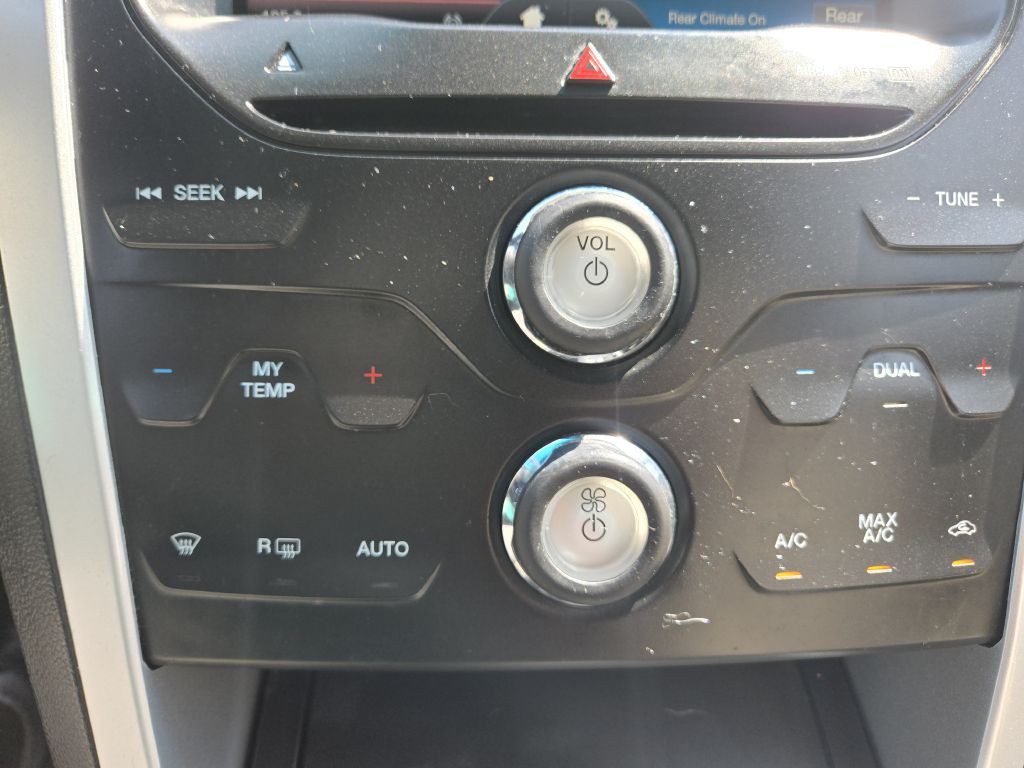 2015 Ford Explorer Image 23