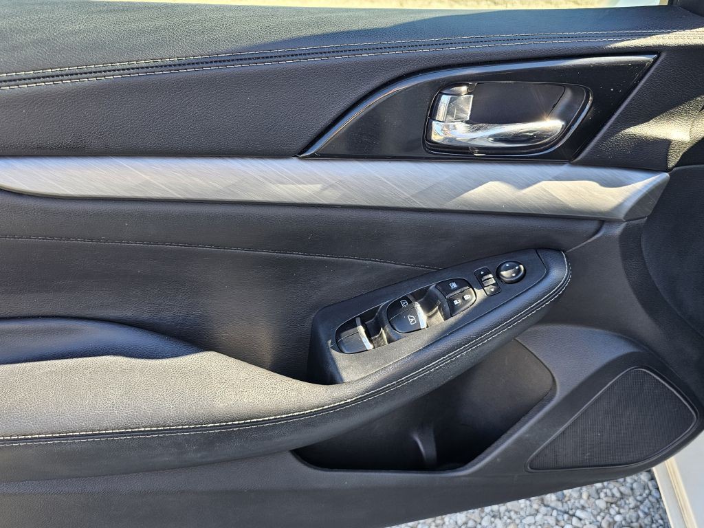 2017 Nissan Maxima Image 20