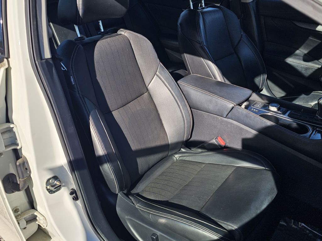 2017 Nissan Maxima Image 22