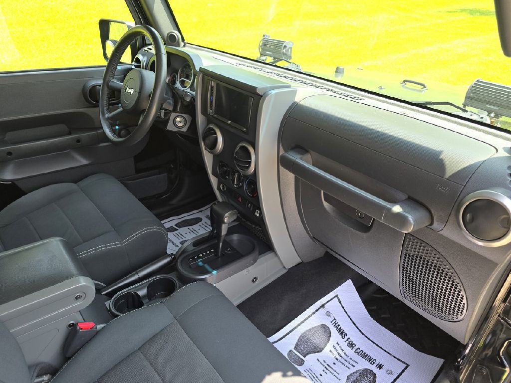 2010 Jeep Wrangler Image 15