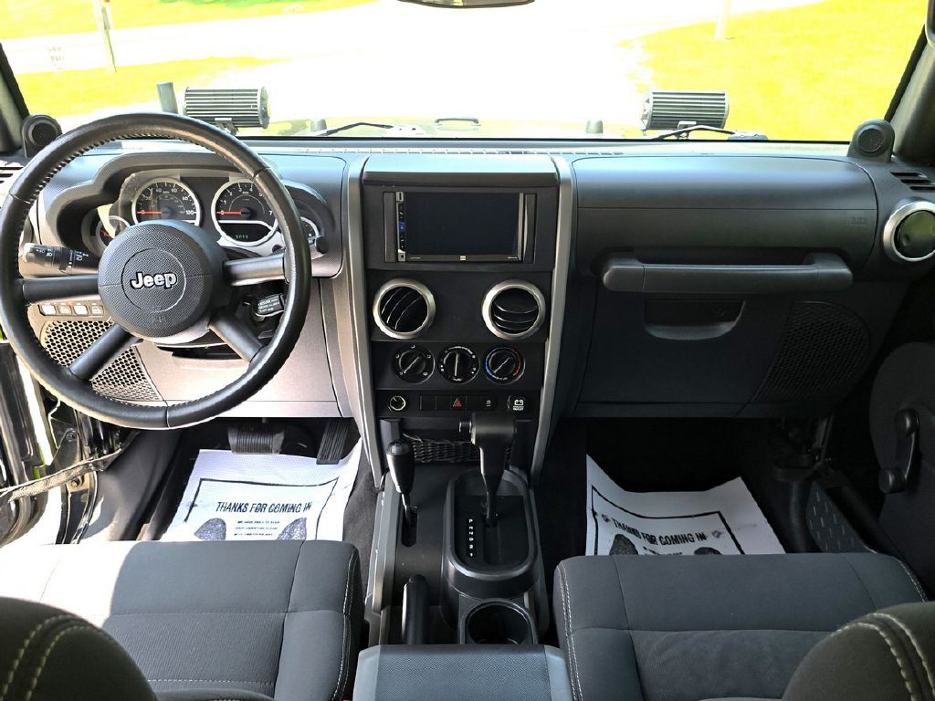 2010 Jeep Wrangler Image 17