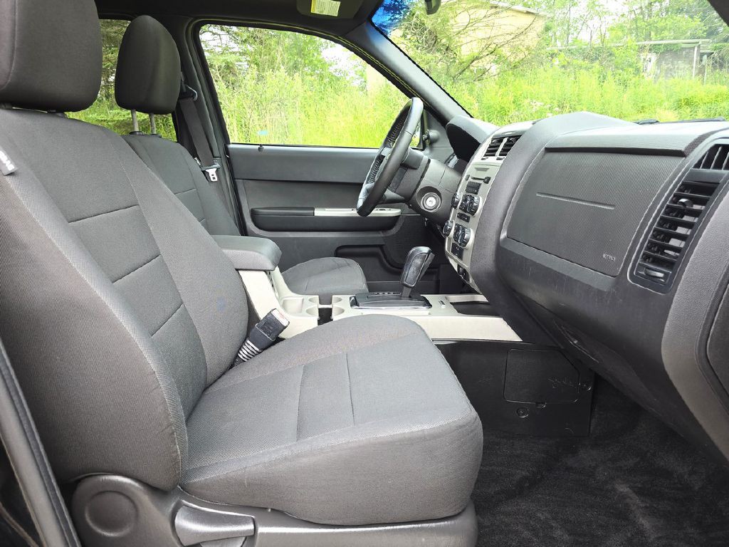 2010 Ford Escape Image 17