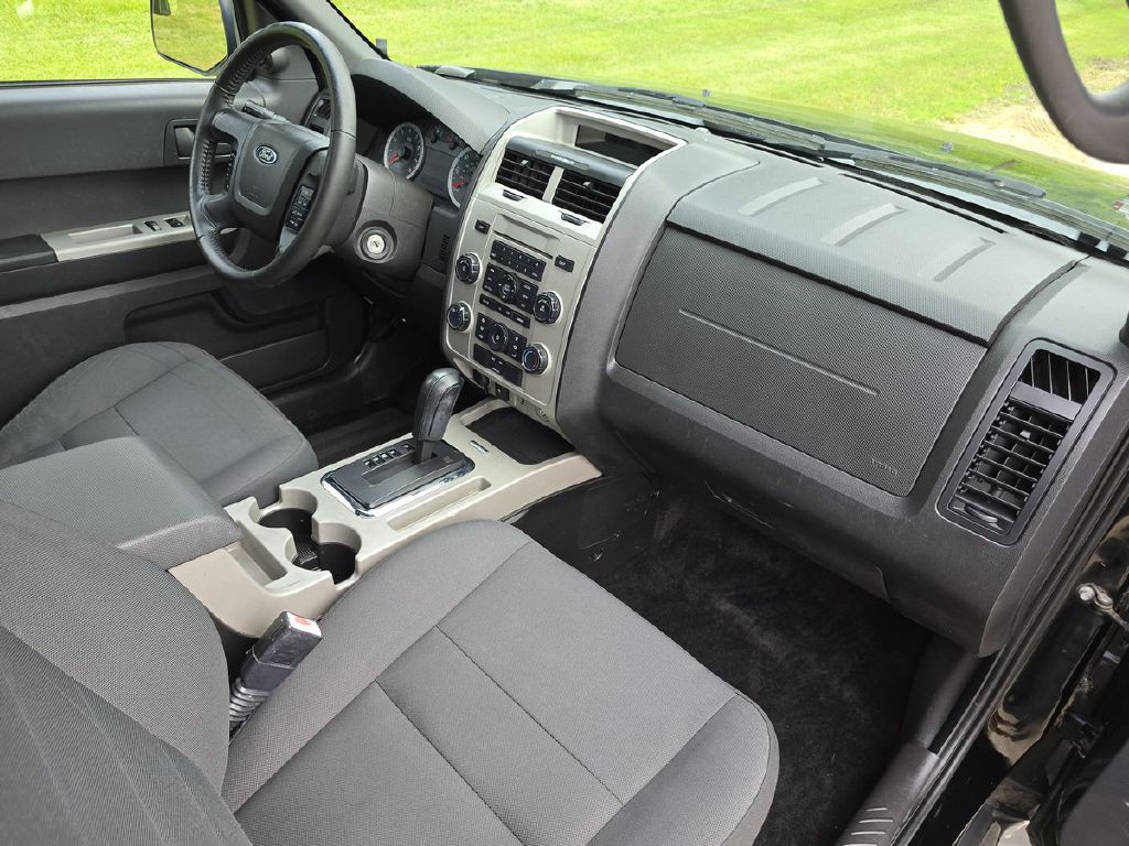2010 Ford Escape Image 18