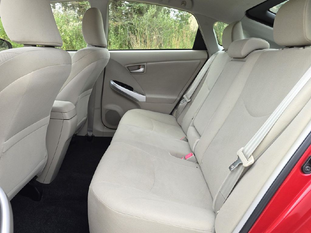 2013 Toyota Prius Image 14