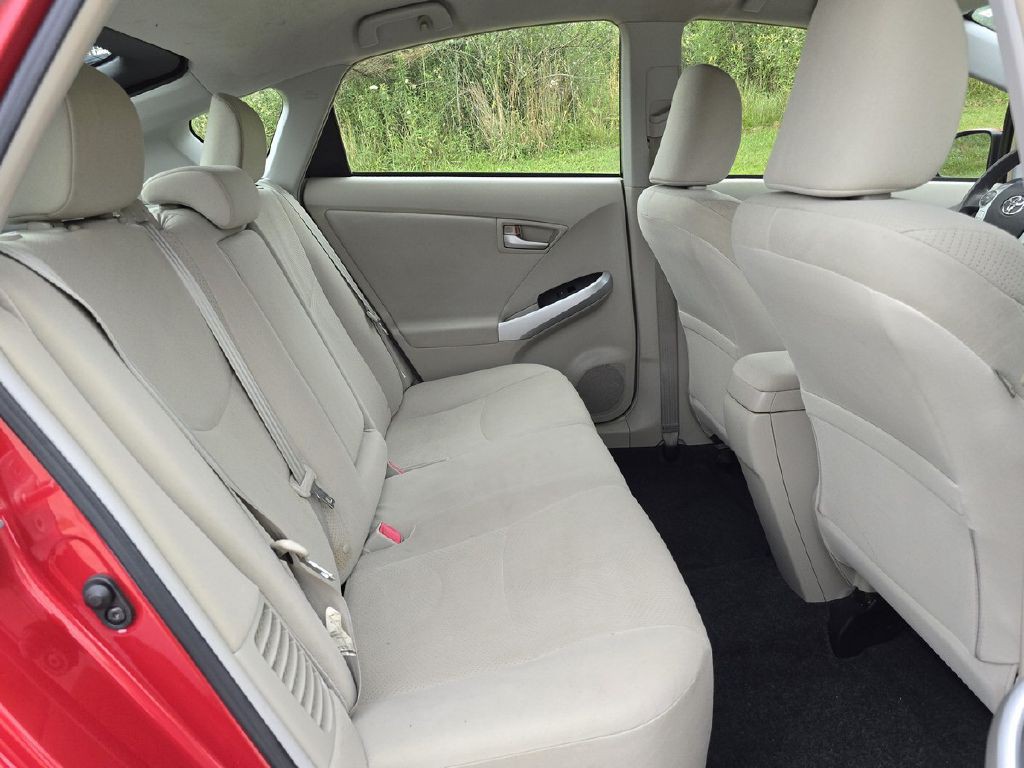 2013 Toyota Prius Image 15