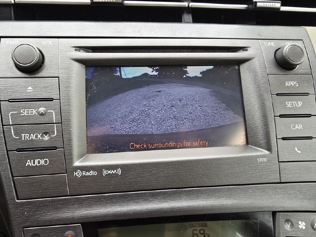 2013 Toyota Prius Image 20