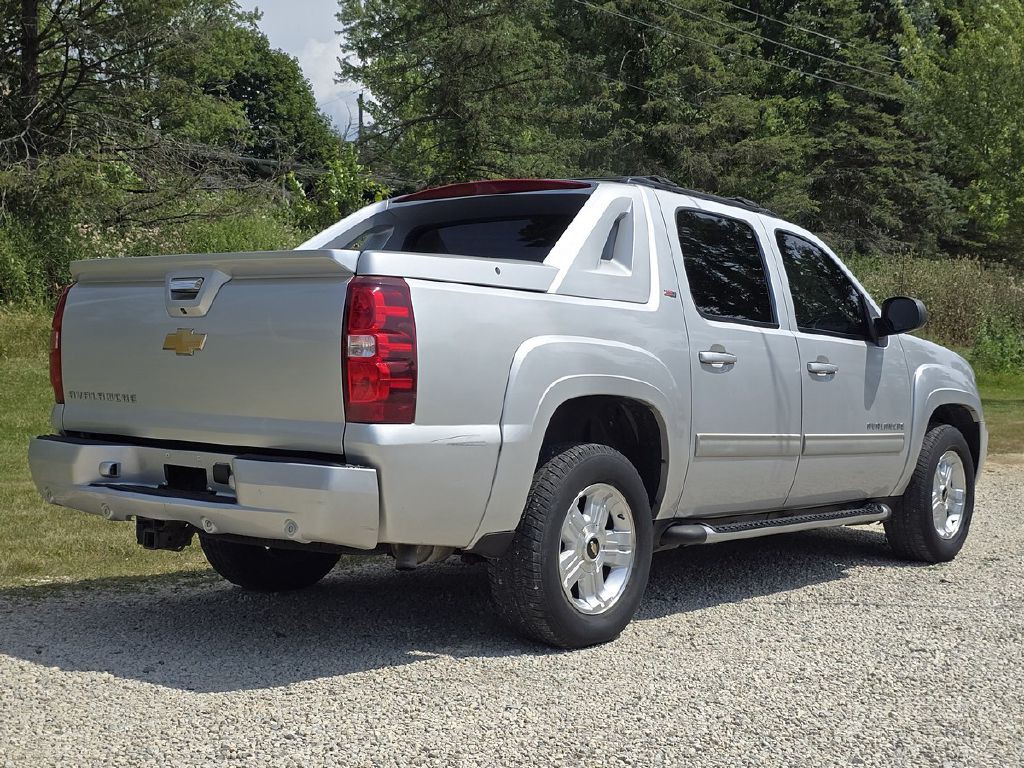 2012 Chevrolet Avalanche Image 5