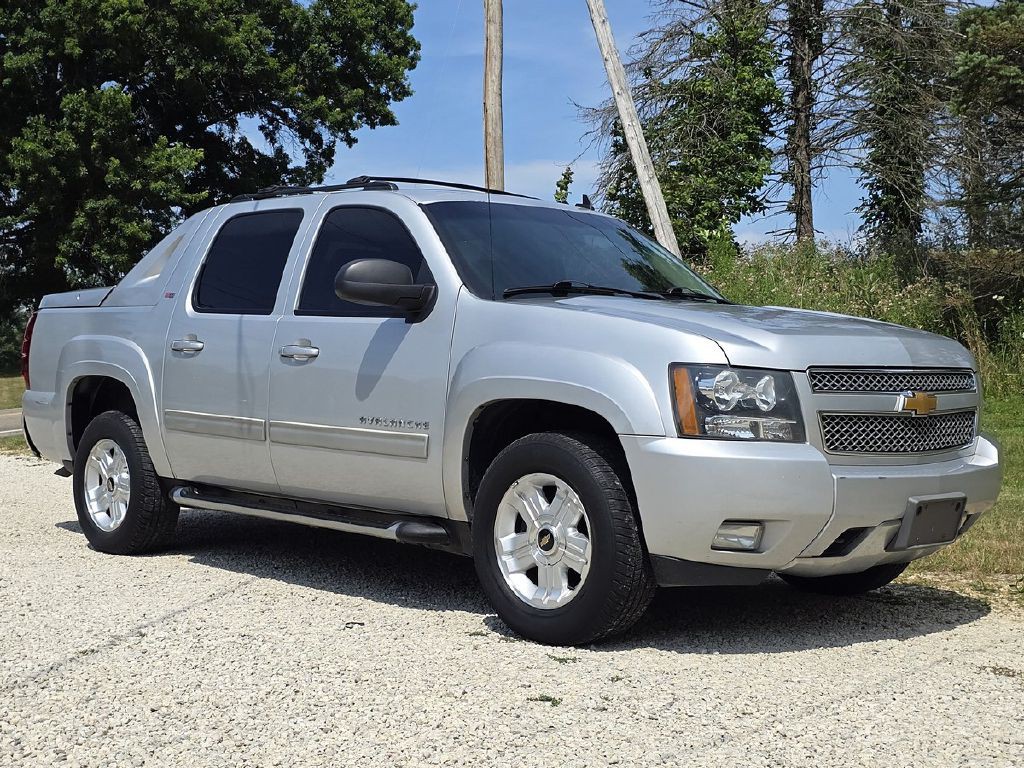2012 Chevrolet Avalanche Image 7