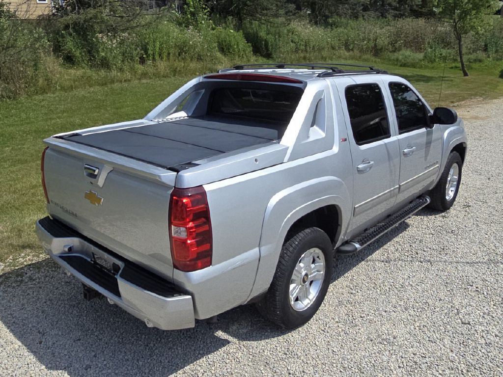 2012 Chevrolet Avalanche Image 8