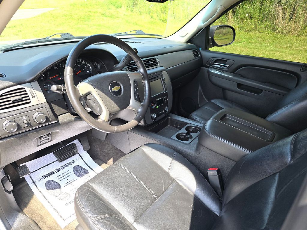 2012 Chevrolet Avalanche Image 9