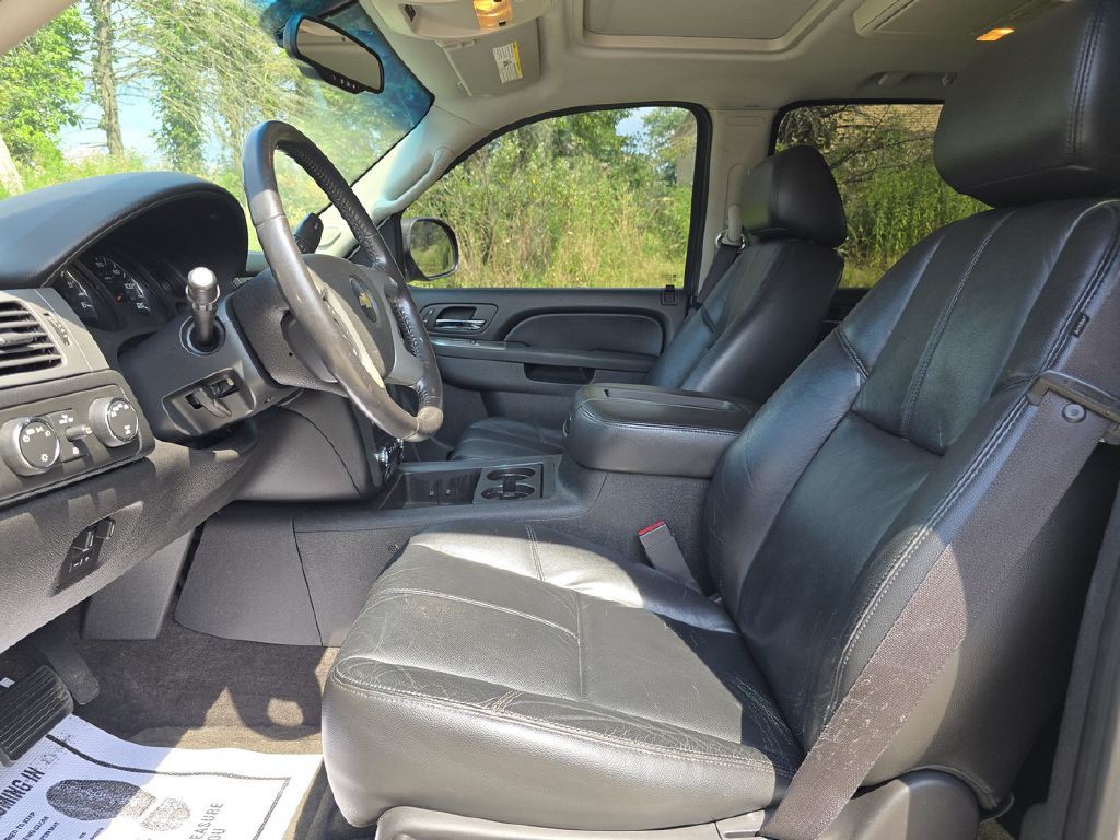 2012 Chevrolet Avalanche Image 10