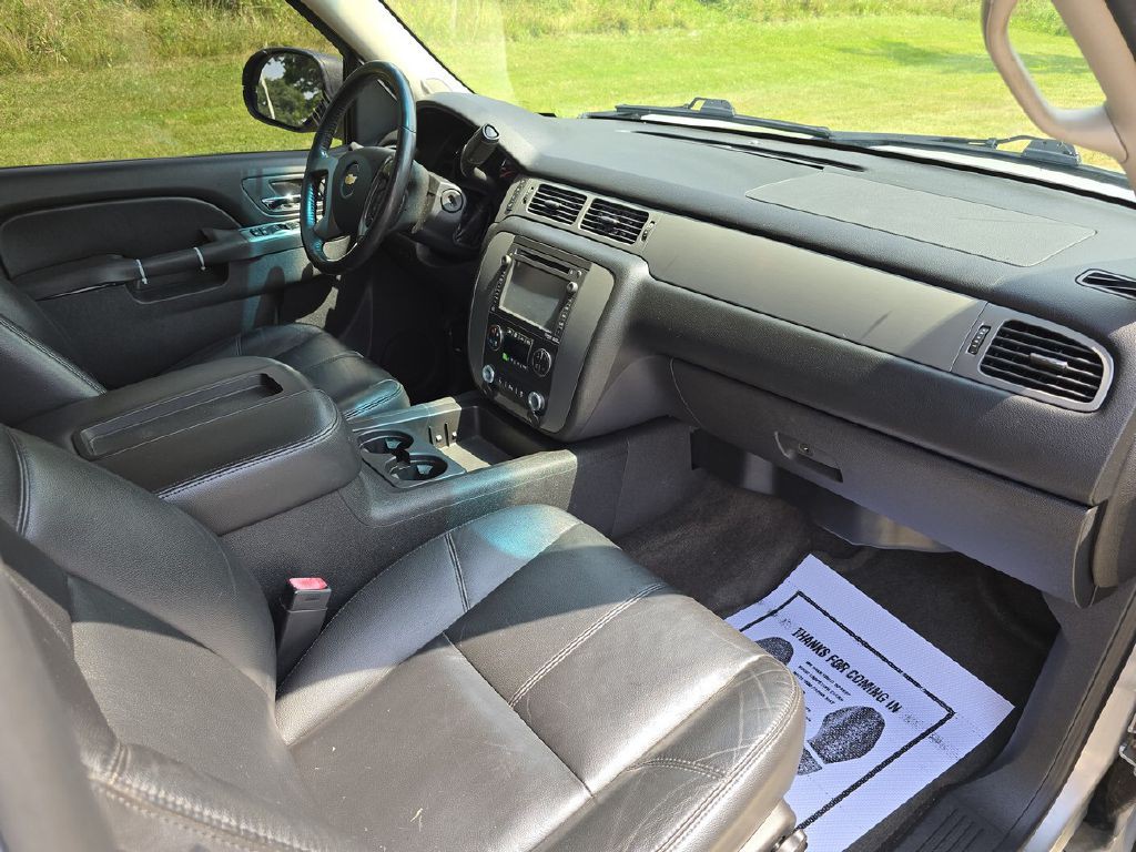 2012 Chevrolet Avalanche Image 14