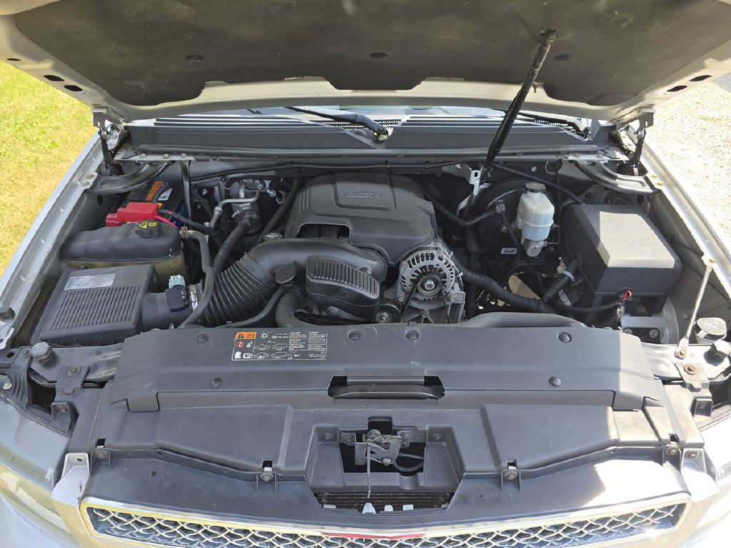 2012 Chevrolet Avalanche Image 23