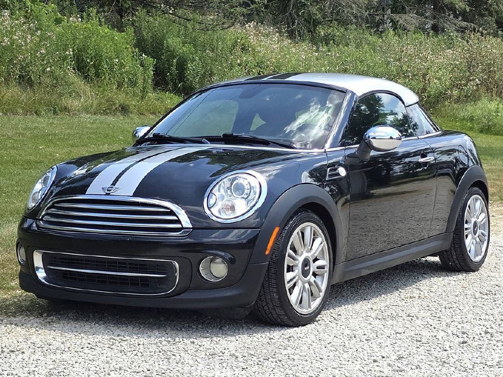 2012 MINI Cooper Image 2