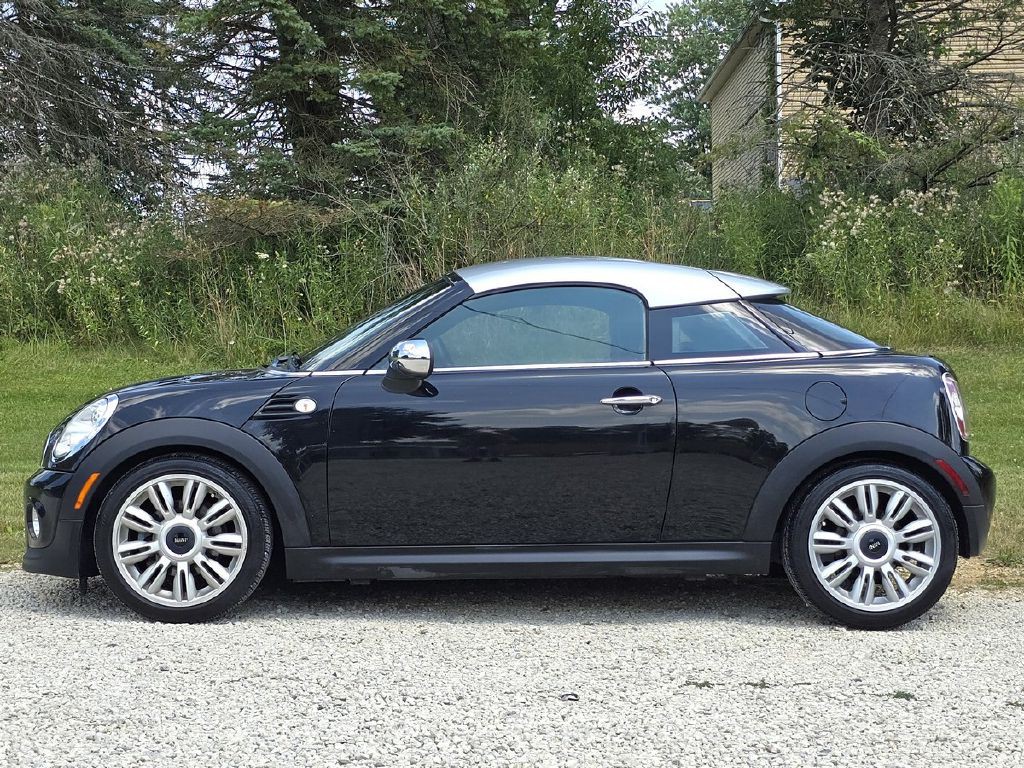 2012 MINI Cooper Image 3