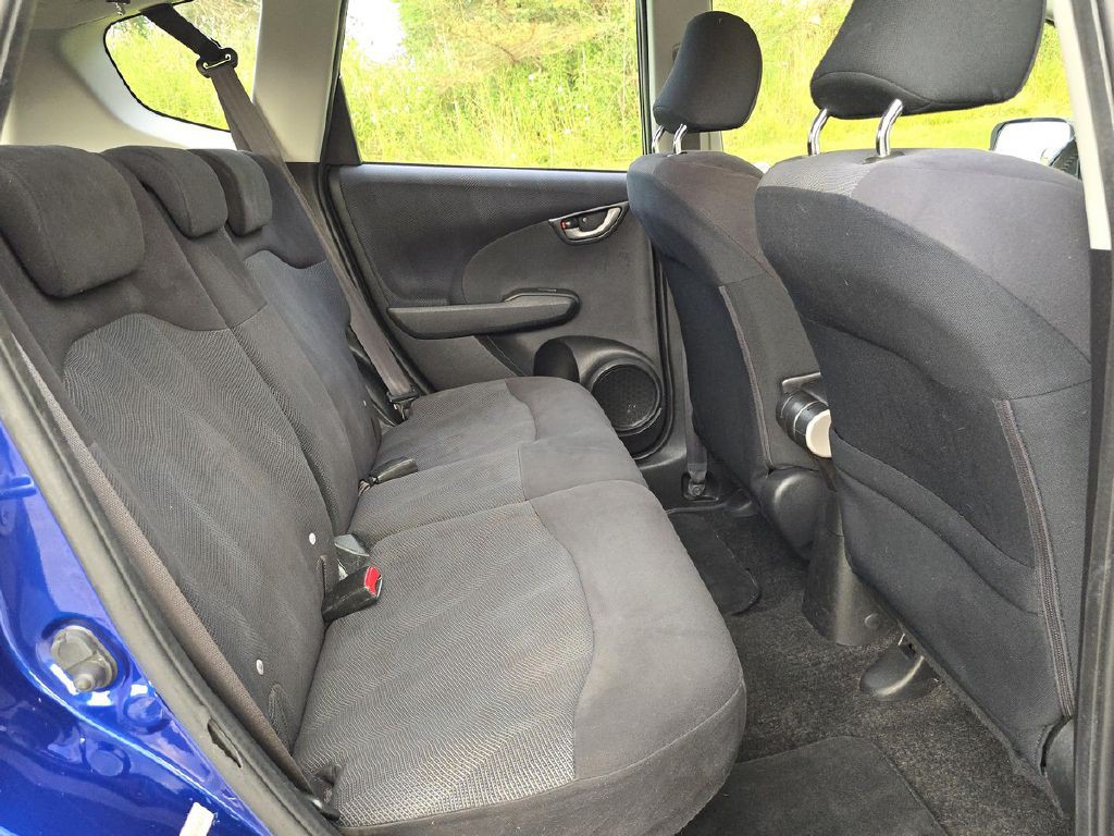 2010 Honda Fit Image 15