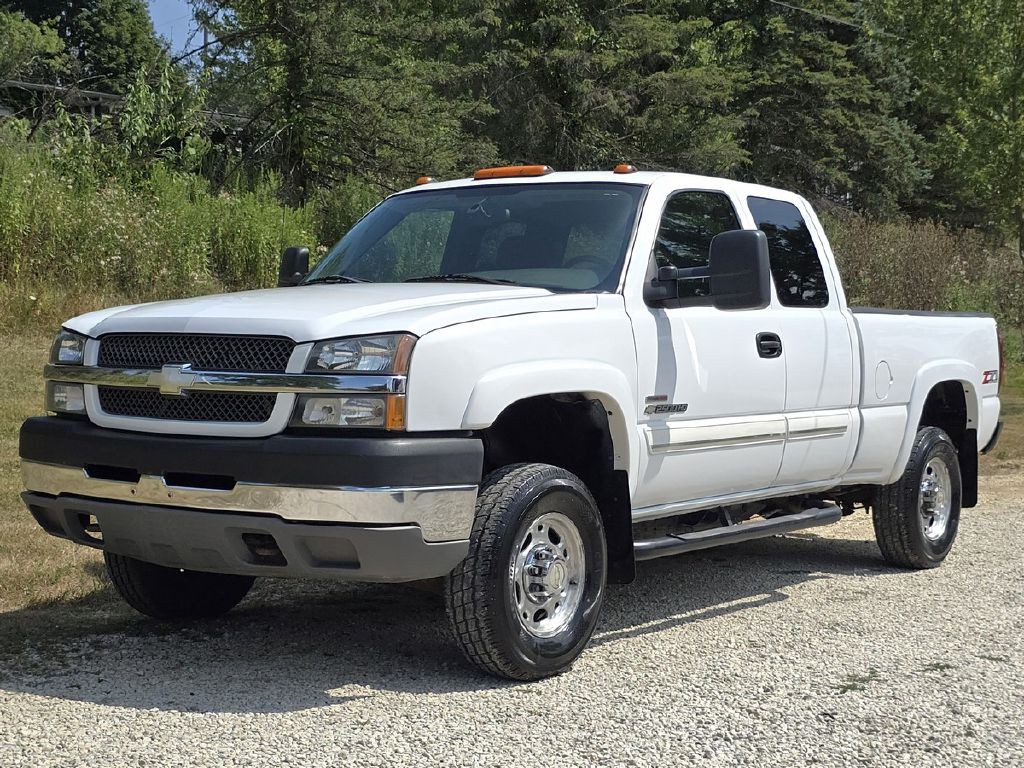 2004 Chevrolet Silverado 1500 Image 2
