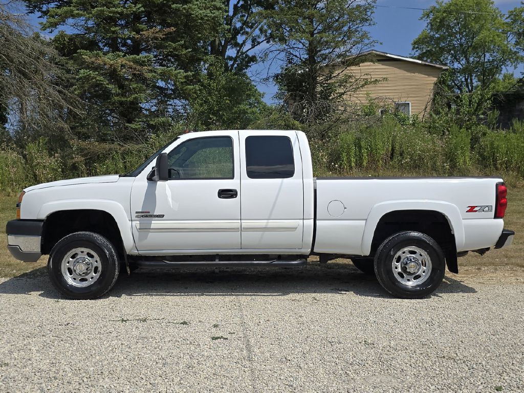 2004 Chevrolet Silverado 1500 Image 3