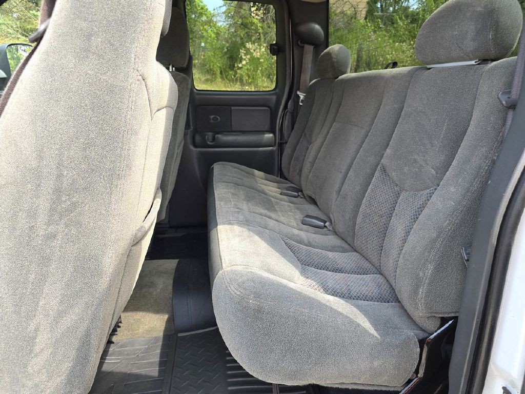 2004 Chevrolet Silverado 1500 Image 15