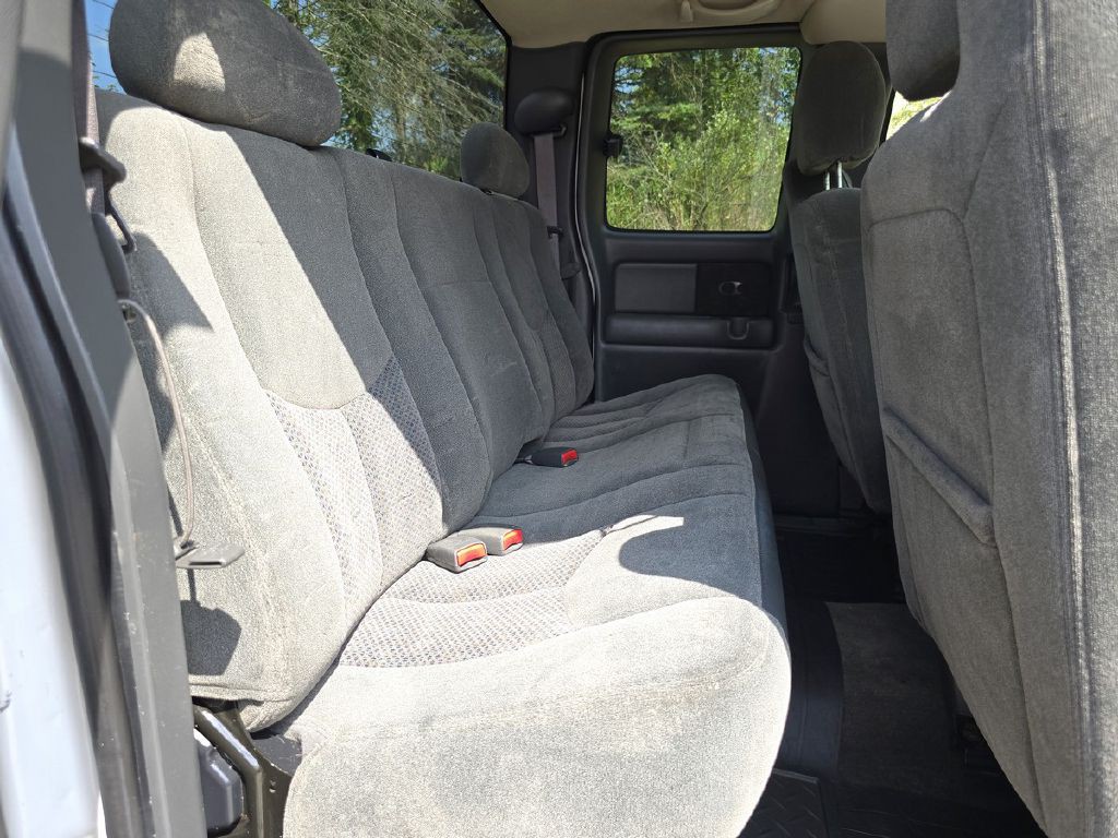 2004 Chevrolet Silverado 1500 Image 16