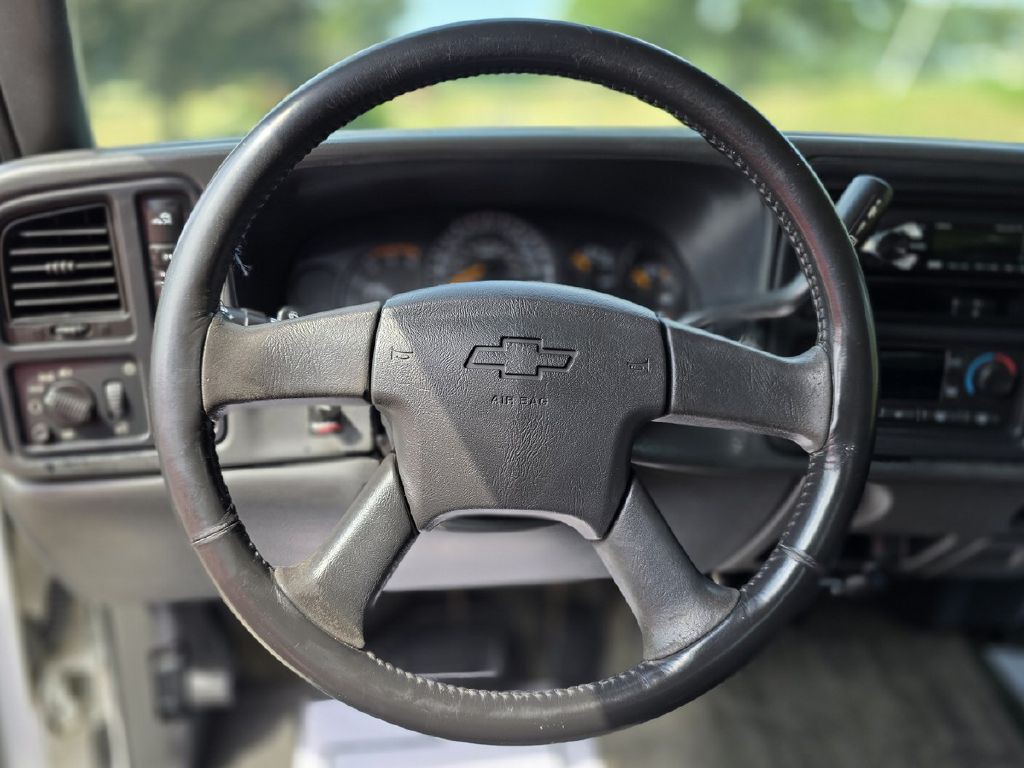 2004 Chevrolet Silverado 1500 Image 19